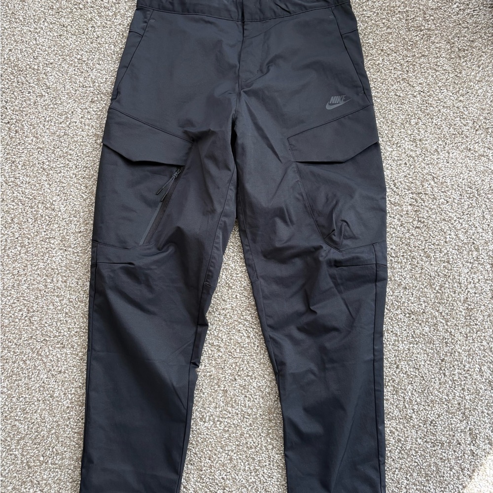 Nike Men's Dark Cargo Pants - Picture 5 of 11
